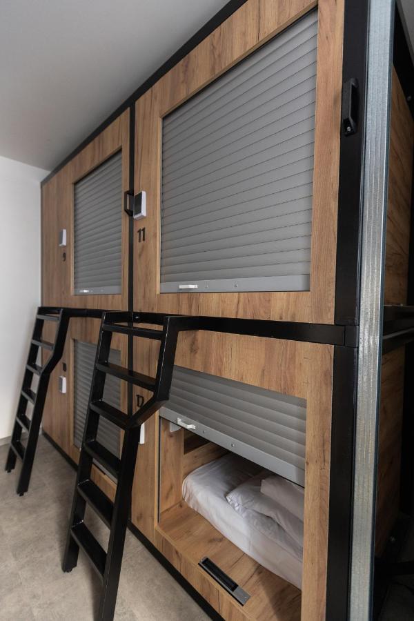 Expo Capsule Hostel プラハ エクステリア 写真