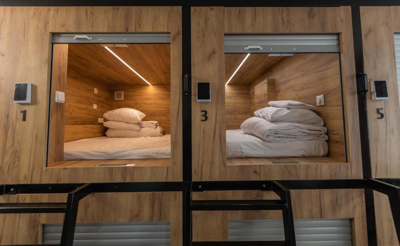 Expo Capsule Hostel プラハ エクステリア 写真